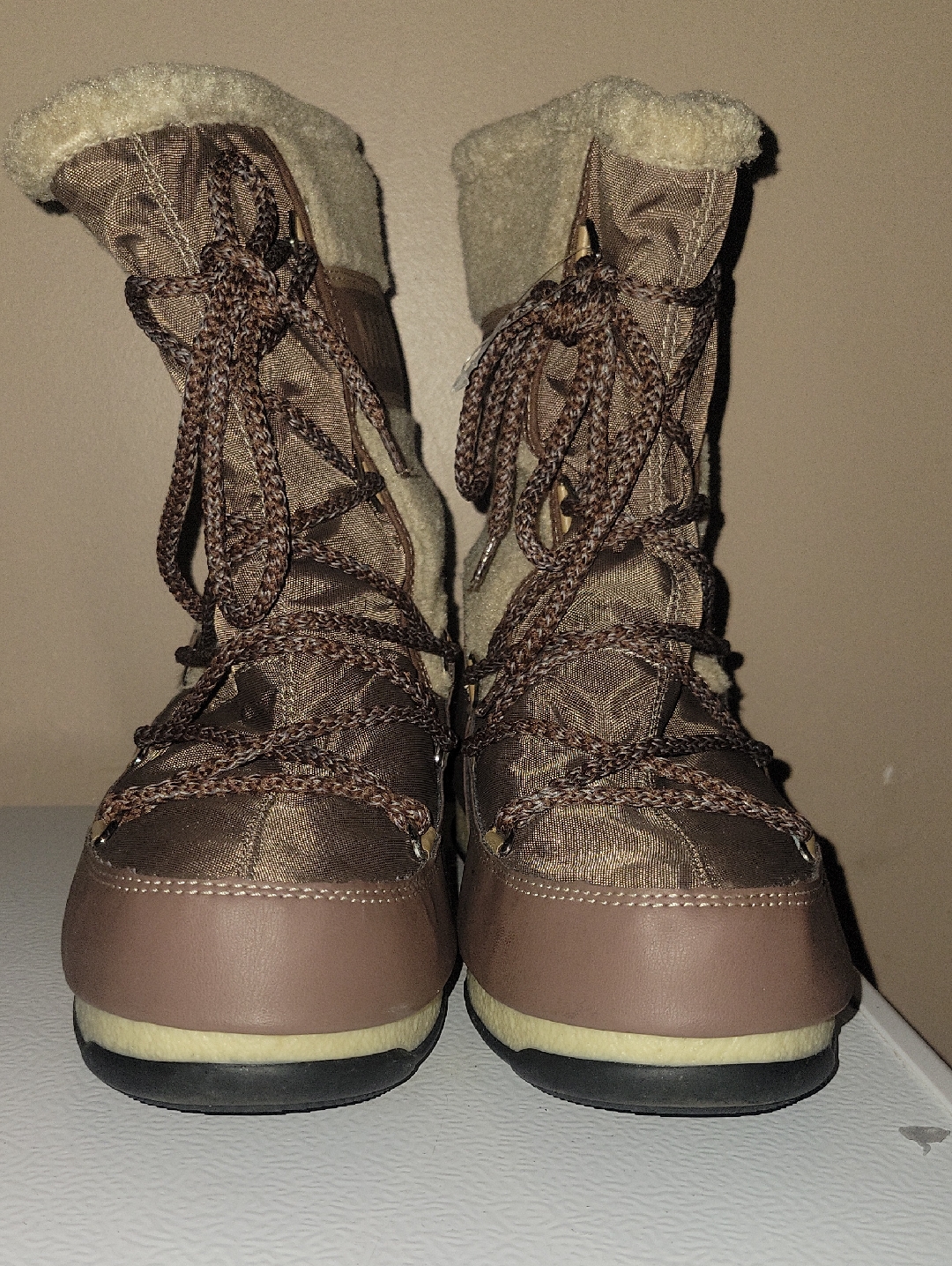 Women’s Moon Boots Brown Winter Lace-Up Ankle Boots - Faux Fur Trim Authentic